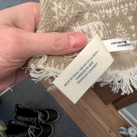 Lucky Brand Boho Fringe Festival Serape Shawl Poncho Gray Tan Geometric OS - Picture 4 of 6